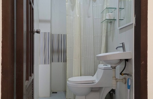 Cainta House | Safe, Clean Accommodation- Walking Distance From SM & LRT Masinag