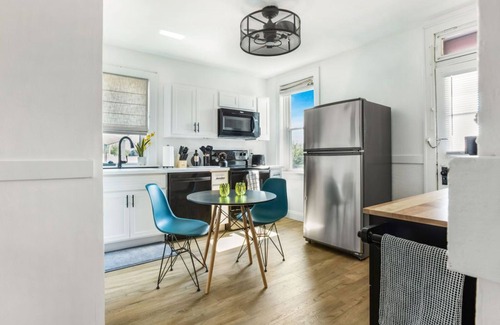 St. Louis Apartment | ▣ Safe & Cozy Apt ▣ Mid Term Rental ▣ Near Major Hospitals 🏥