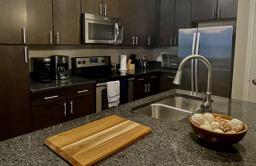 Town and Country Apartment | Safe & Desireable Des Peres