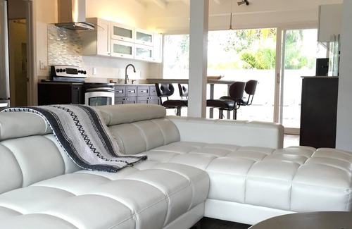 South Sarasota House | Safe Haven for you and your fur baby