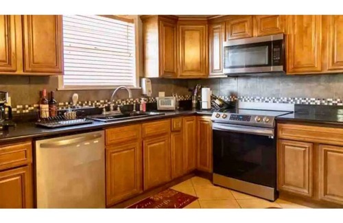 Seabrook House | Safe, quiet,comfy single family home cl , 10 min drive to downtown