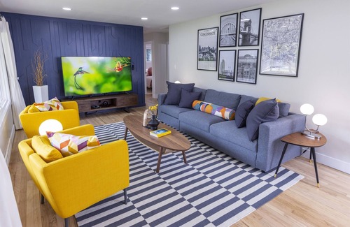 Mount Washington House | safe quiet neighborhood spacious 2000ft²+ free onsite parking king air hockey