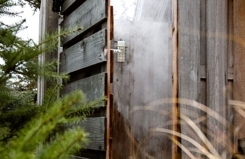 Longview Apartment | Safe, Unique, Affordable ~ Solo Retreat Space - Unique Northwest Vacation Rentals