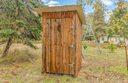 Longview Apartment | Safe, Unique, Affordable ~ Solo Retreat Space - Unique Northwest Vacation Rentals