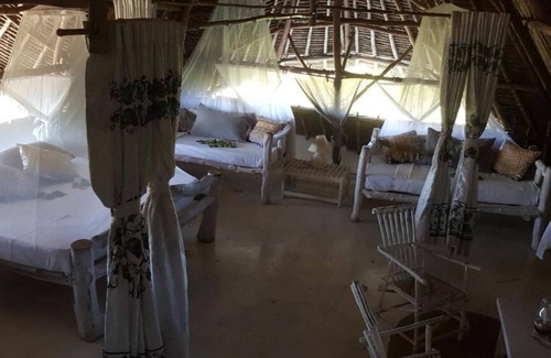 Gede Bed & Breakfast | Safina Beach House