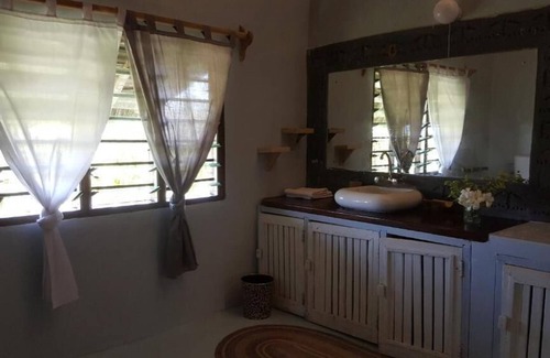 Gede Bed & Breakfast | Safina Beach House