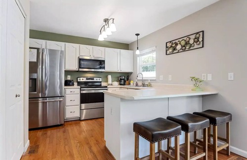O'Fallon House | Sage Haven Ranch Retreat, Yard, Fire Pit, BBQ, Office space, Close to shopping