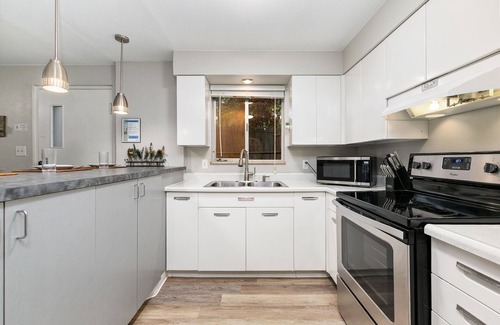 Old Town Condo | Sage Suite | Calm & Earthy Stay Near Old Town