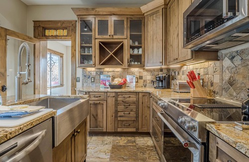 Fruita House | Sagebrush I: Patio Seating, BBQ Grill & Firepit!