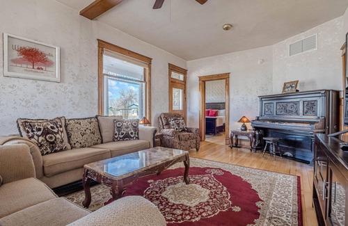 Fruita House | Sagebrush I: Patio Seating, BBQ Grill & Firepit!
