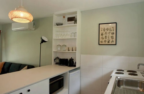 Anna Bay House | Sahara Trails 'Cabin 2' - WiFi, Air Conditioning, Horse Riding and much more !