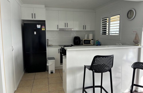 North Haven Apartment | Sailies’s Retreat.nMarina Location.nWatch the sunset, boats and dolphins 🐬