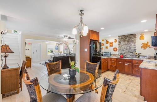 Downtown House | SAILOR HOUSE ~ Charming 2 Bedroom, 1.5 Bathroom Just Steps to Duval St!