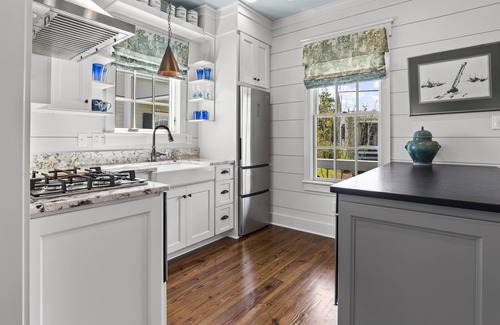 Oriental Cottage | Sailor's Retreat Cottage - Charming two-bedroom!