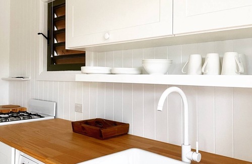Geelong House | Saint Brides - Superior Boutique Accomodation - Steps to Pakington Street