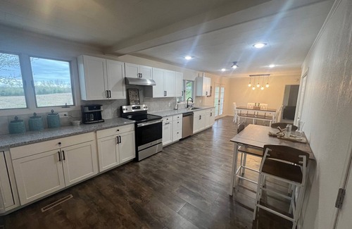 Brookfield House | Saint Catharine Farmhouse