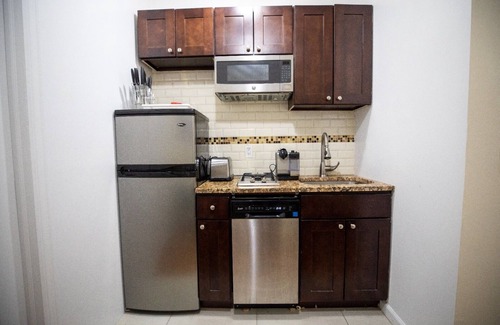 Ukrainian Village Apartment | Saint Marks Cozy 2BR/1.5BA~ Prime East Village