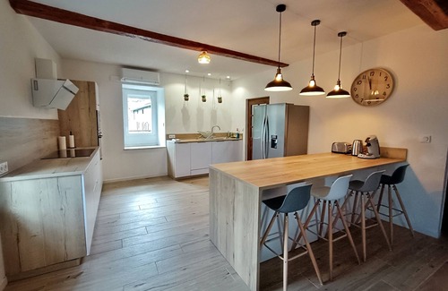 Saint-Pierre-de-Boeuf Bed & Breakfast | Saint Pierre cottage