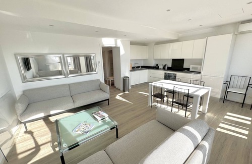 Saint-Tropez City Centre Apartment | Saint Tropez CENTRE 2 BEDROOM APARTMENT