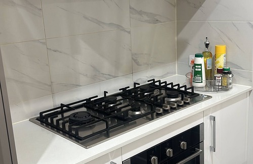 Marsden Park House | SairParadise luxuries and affordable stay for all family, groups and couples .