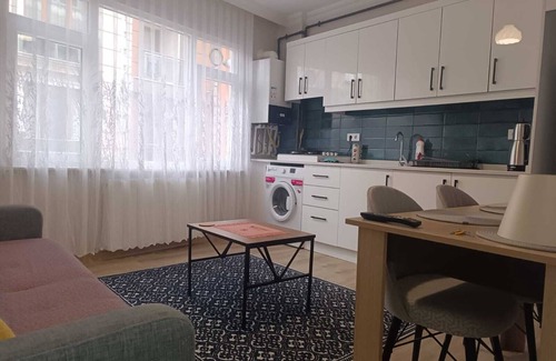 Uskudar Apartment | SAKİN KONAKLAMA HIZLI WIFI 1+1 YENİ DAİRE