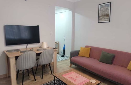 Uskudar Apartment | SAKİN KONAKLAMA HIZLI WIFI 1+1 YENİ DAİRE