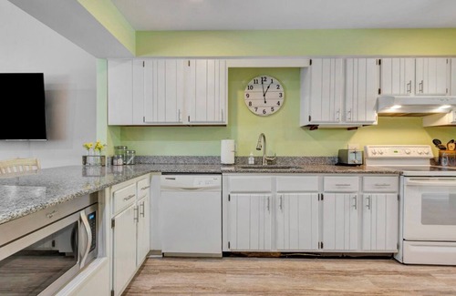 Dewey Beach House | SALE -20% OFF. Live the Dewey Life! Steps to sand, surf, and sunset cocktails!