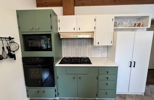 Edmonds House | SALE: Spacious family home wdeck, hot tub, fire pit; 5min to Ferry & Beach