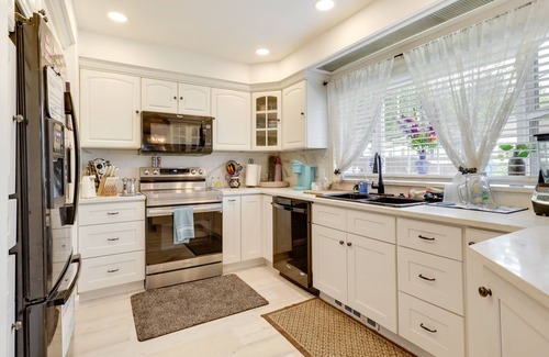 West Salem House | Salem Getaway w/Hot Tub Near Parks & Boating!