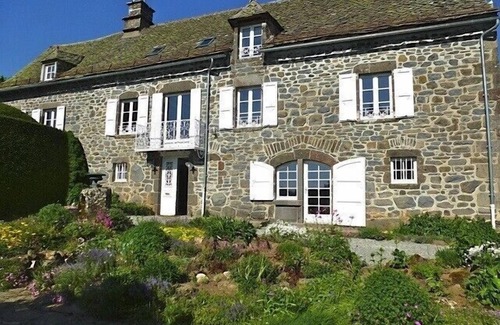 Salers House | Salers: The farmhouse of Malprengère