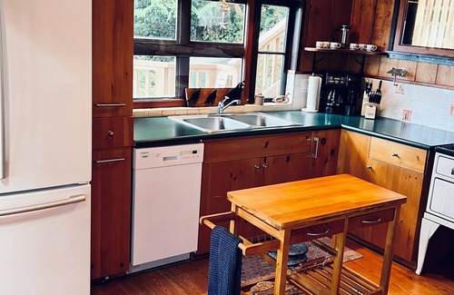 Pender Island Cabin | Salish Sunset Cabin/Oceanfront in Private Forest