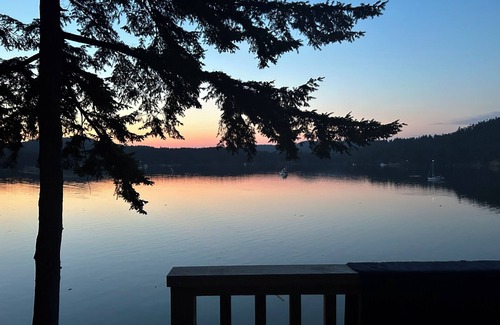 Pender Island Cabin | Salish Sunset Cabin/Oceanfront in Private Forest