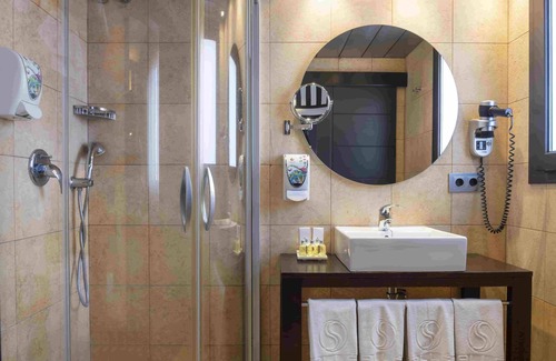 Riudellots de la Selva Hotel | Salles Hotel Aeroport de Girona