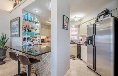 Lake Hamilton Condo | Sally's Blue Pearl 3 Br/2 Bath - Sept. 2025 Discounts. INQUIRE FOR PRICE!