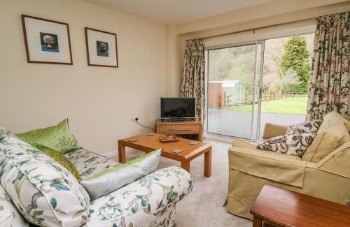 Llanwrthwl House | Salmon Cottage