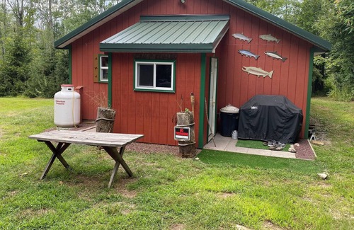 Mexico Cabin | Salmon, steelhead and brown trout fishing rental in Oswego County NY .