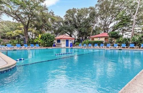 Jekyll Island Condo | Salt Air Nook - Right By Beach/Pool