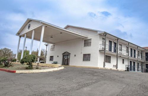 Graham Hotel | Salt Creek Lodge