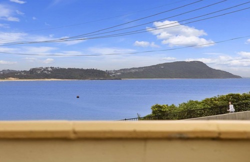 Terrigal Apartment | SALT LIFE | Short walk to beach, shops cafes | Accom Holidays