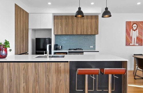 Torquay Apartment | Saltbush Oasis: Sunny Parkside Getaway