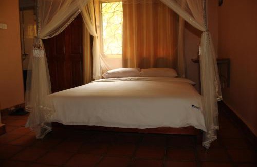 Masindi Hotel | Saltek Forest Cottages