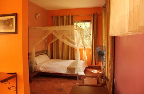 Masindi Hotel | Saltek Forest Cottages