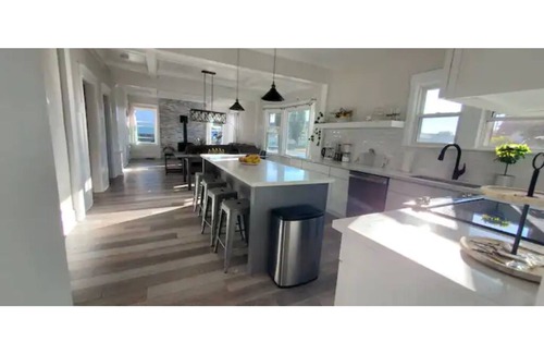 Tillamook House | Saltline Retreat
