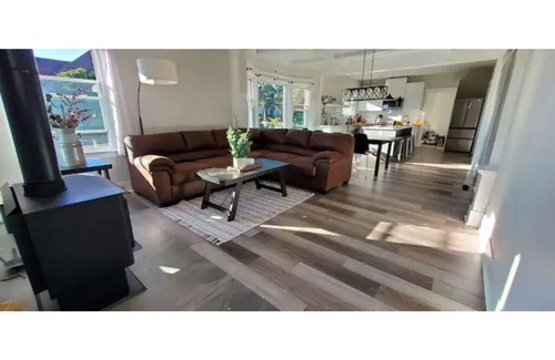 Tillamook House | Saltline Retreat