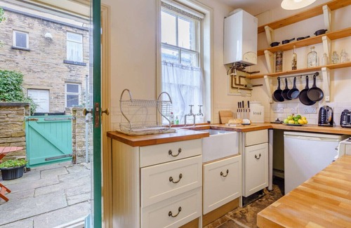 Saltaire Village House | Salts Mill Workers Cottage