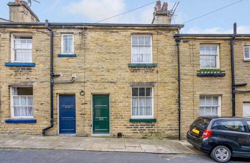 Saltaire Village House | Salts Mill Workers Cottage
