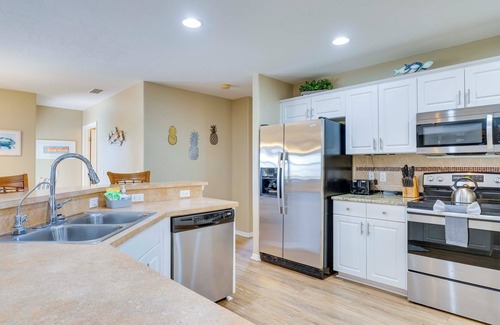 Mariner Villa | Saltwater Pool & Gas Grill: Cape Coral Oasis!