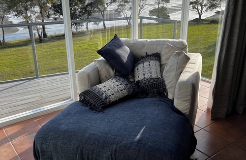 Little Swanport Apartment | Saltworks 68 - Freycinet Holiday Houses