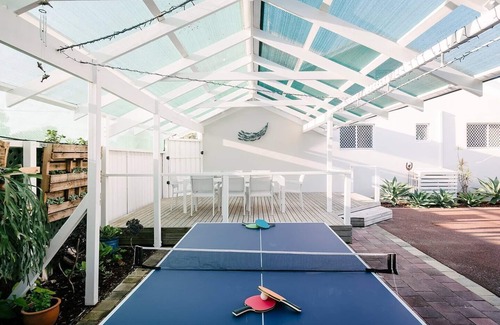 Broadwater House | Salty Dayz Retreat Steps from Busselton Beach