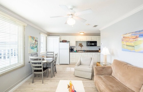 Flagler Beach Condo | Salty Kisses Seaside Condo just steps to the beach and fishing pier